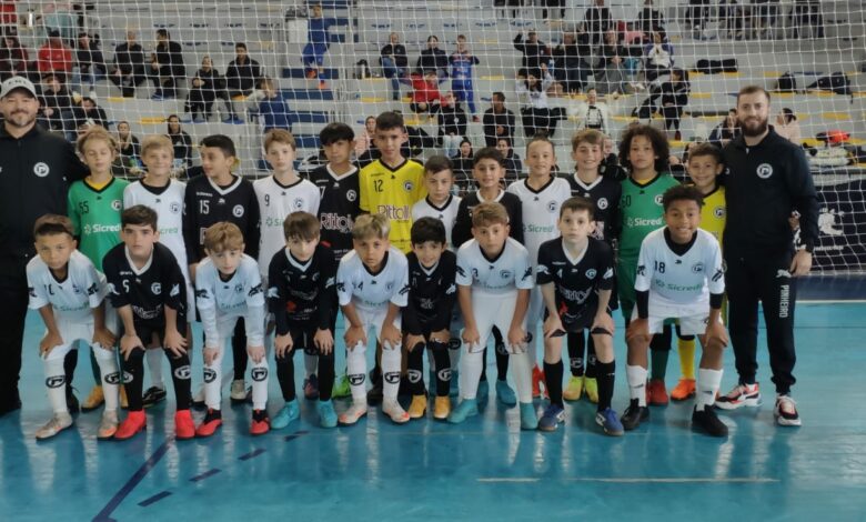 Para ajudar em tratamento, Pedrinho ganha camiseta do melhor do mundo no  futsal - Comportamento - Campo Grande News